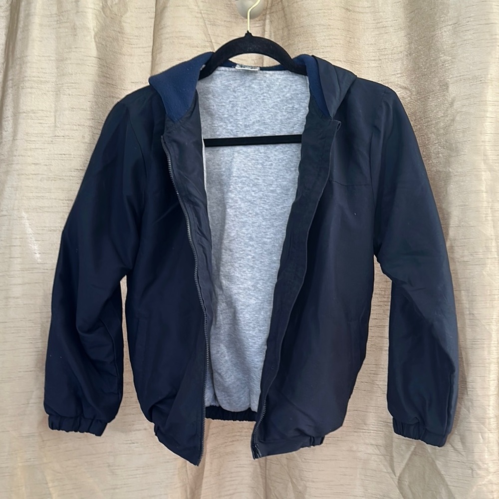 ❤️BUNDLE BUY 3 GET 15% OFF❤️
Unik Black Windbreaker Jacket Sporty Design